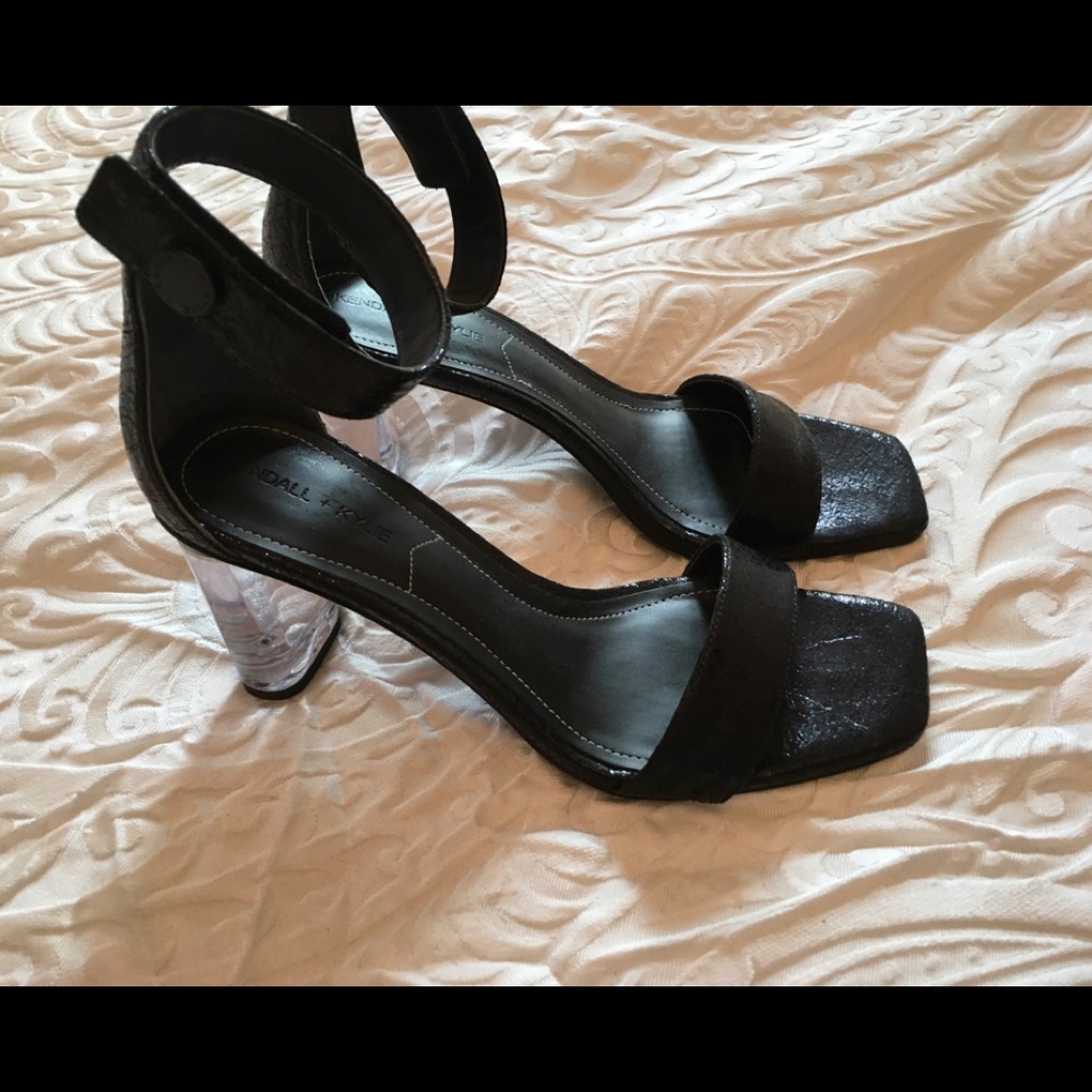 NWOB Kendall and Kylie